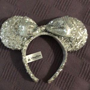 Authentic Disney Parks Minnie mouse ears headband